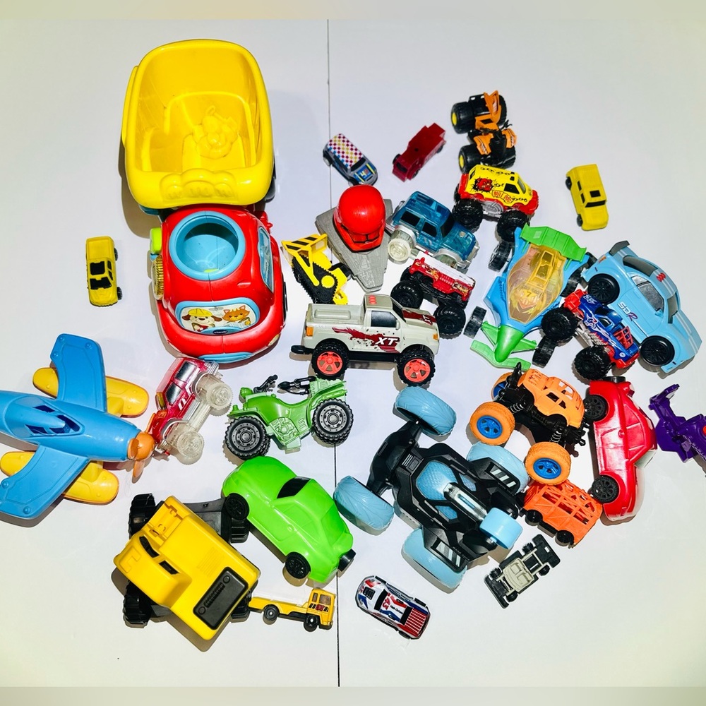 Colorful Used Toy Vehicle Set